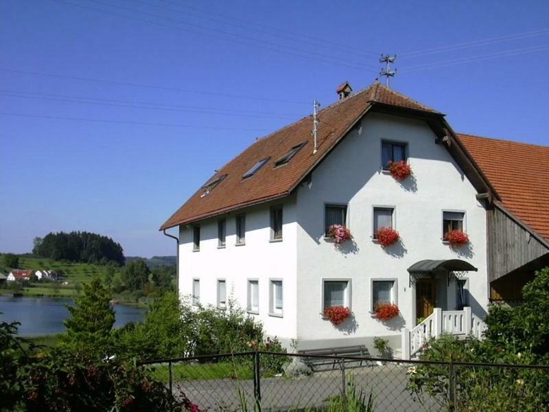 Gaestehaus Am Muttelsee Hotel Tettnang Buitenkant foto